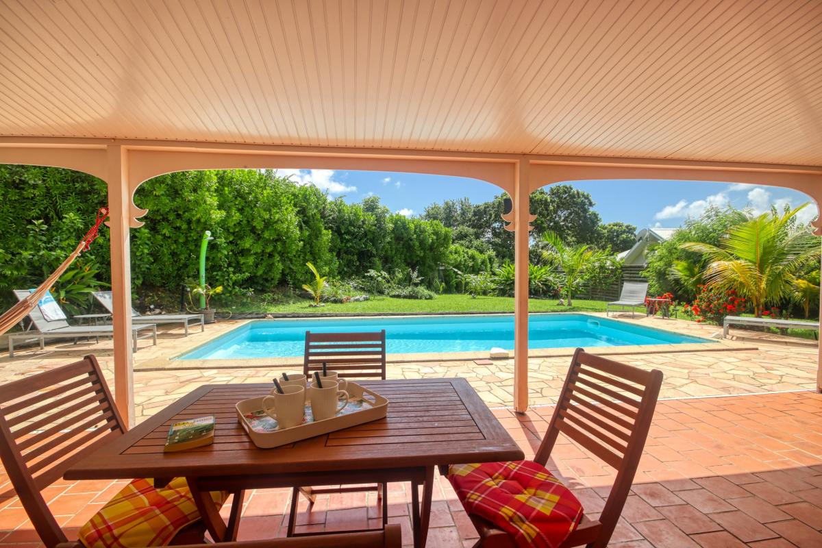 Location maison Martinique-Terrasse et piscine